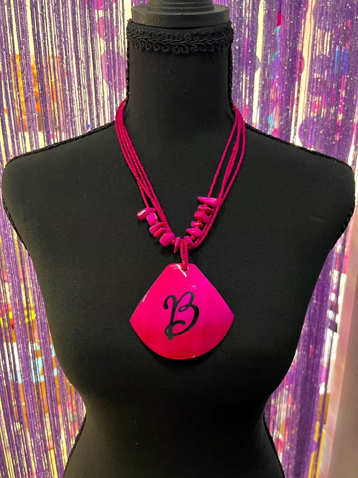 Vintage mother of pearl hot pink B necklace