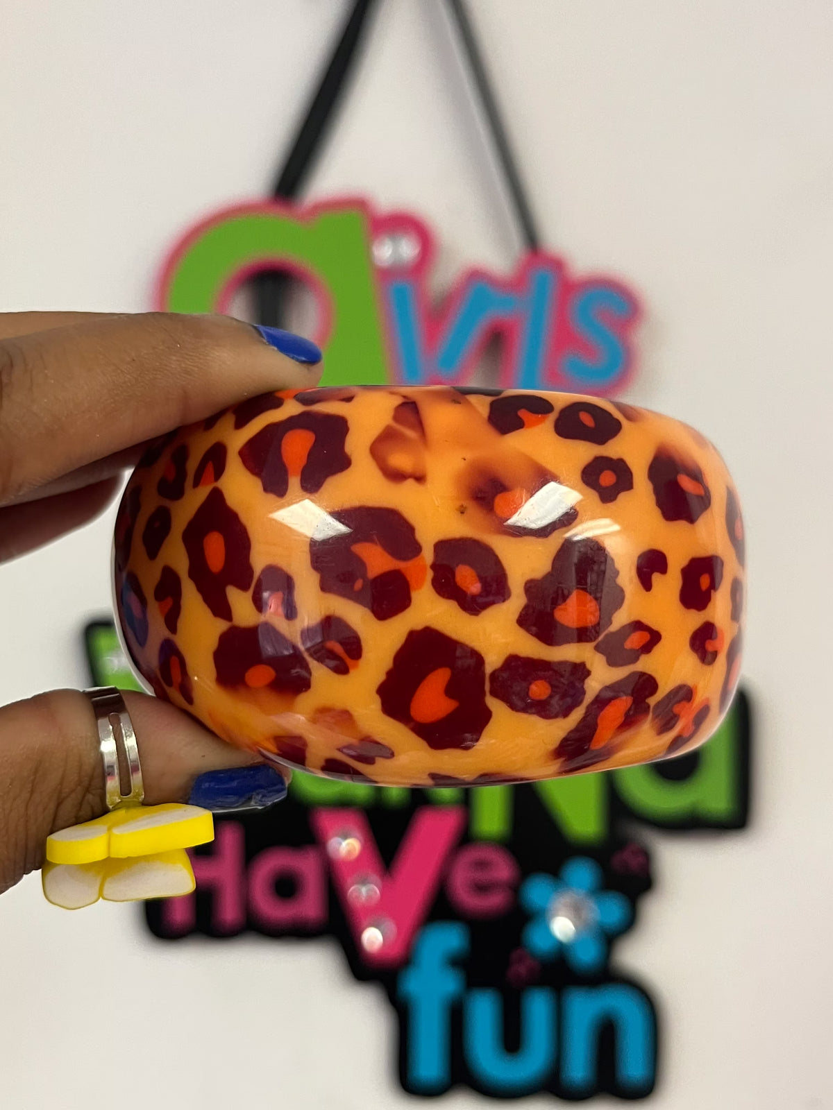 1980s vintage Harrietta cheetah print bangle bracelet