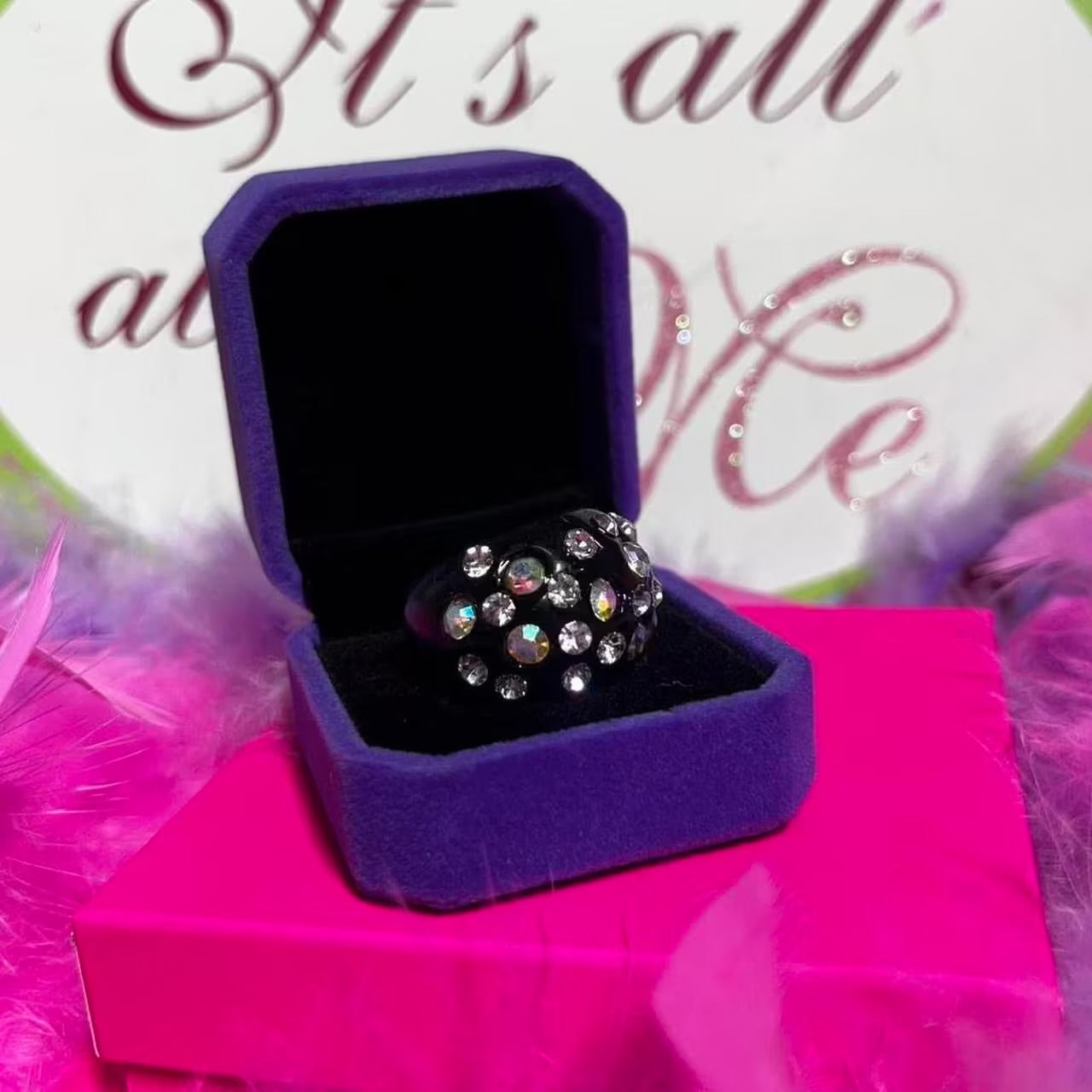 1999 vintage black diva dome ring