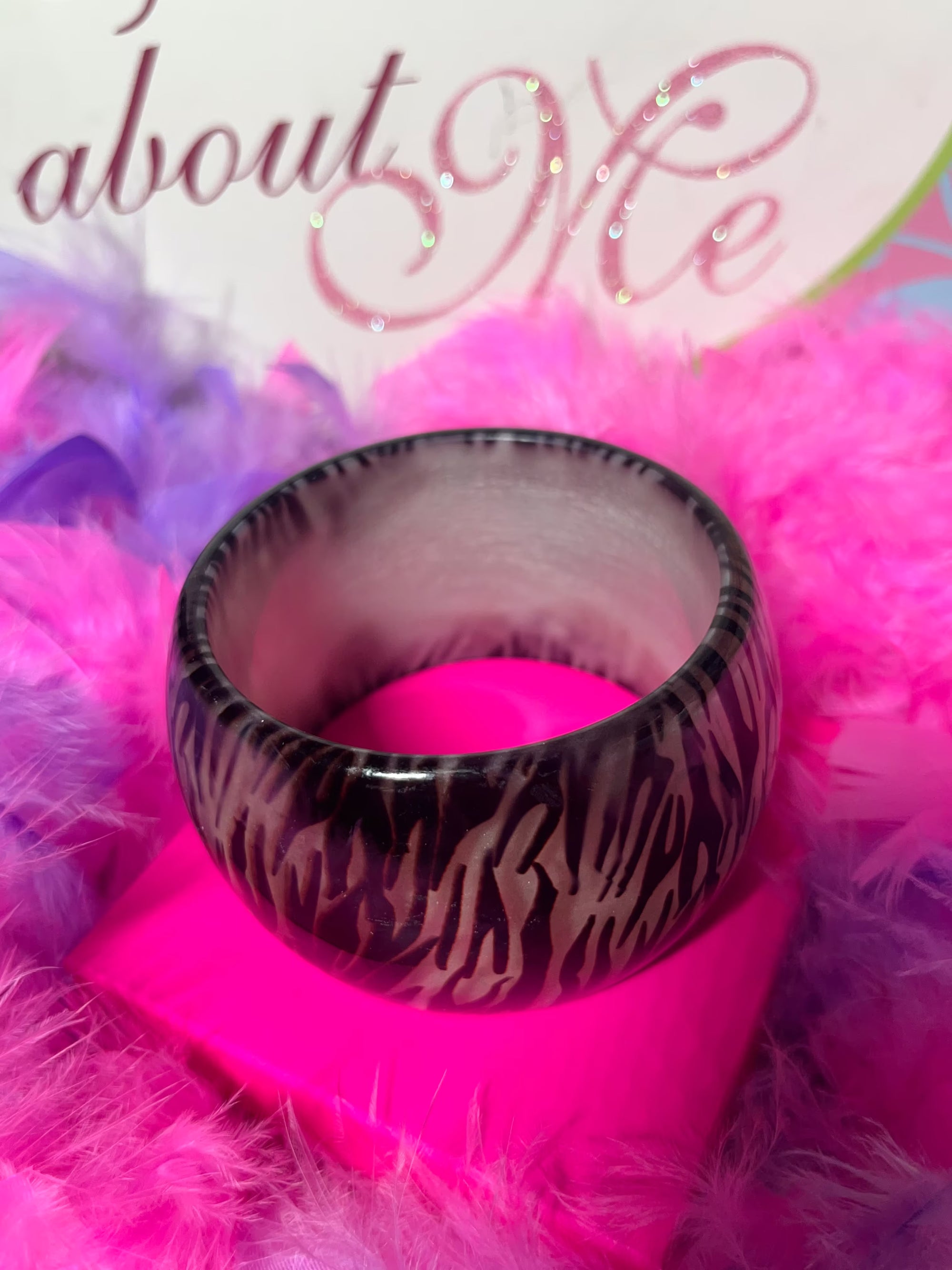 Vintage shimmer zebra print lucite chunky bangle