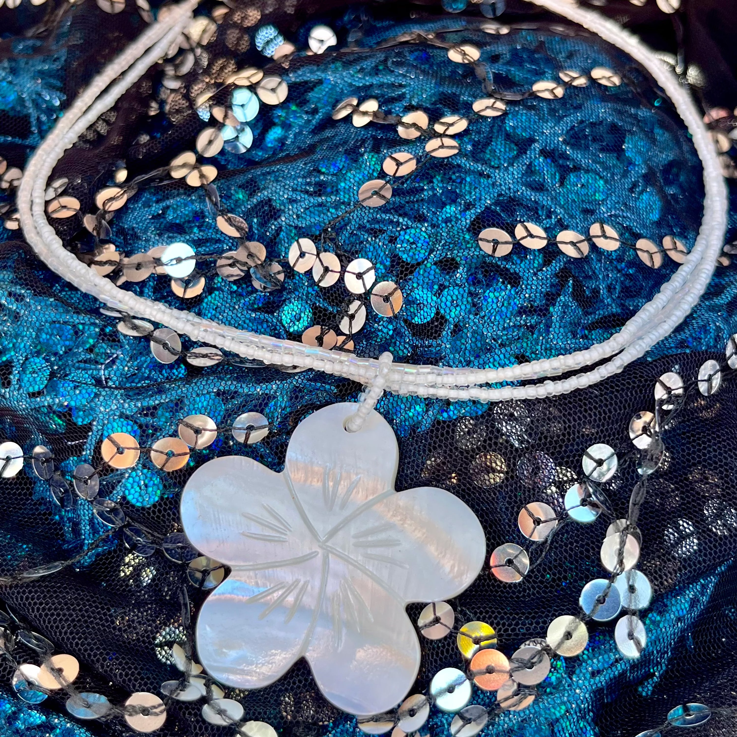 Nacre shell flower necklaces