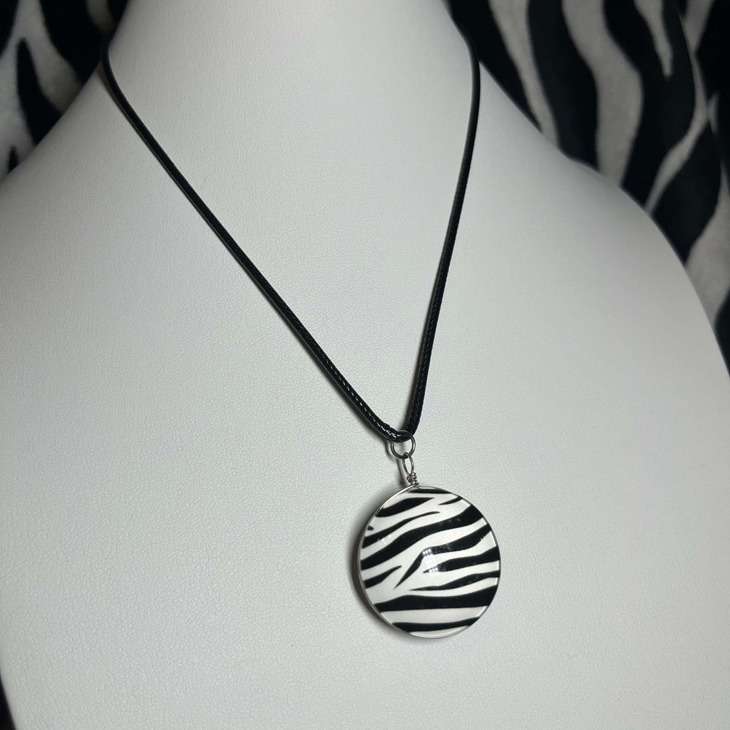 Zebra print glass necklaces ♡