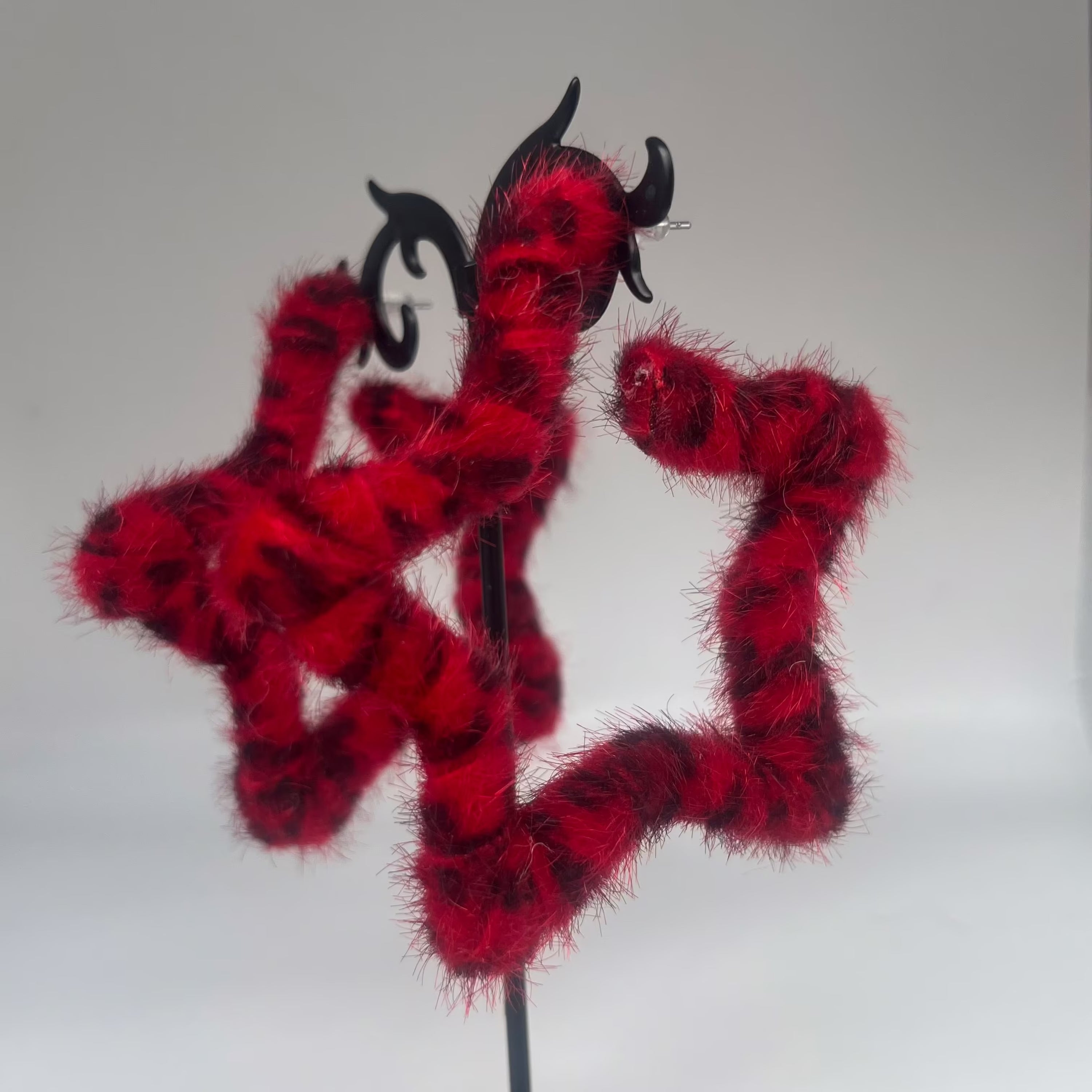 Y2Kitty red hoop earrings