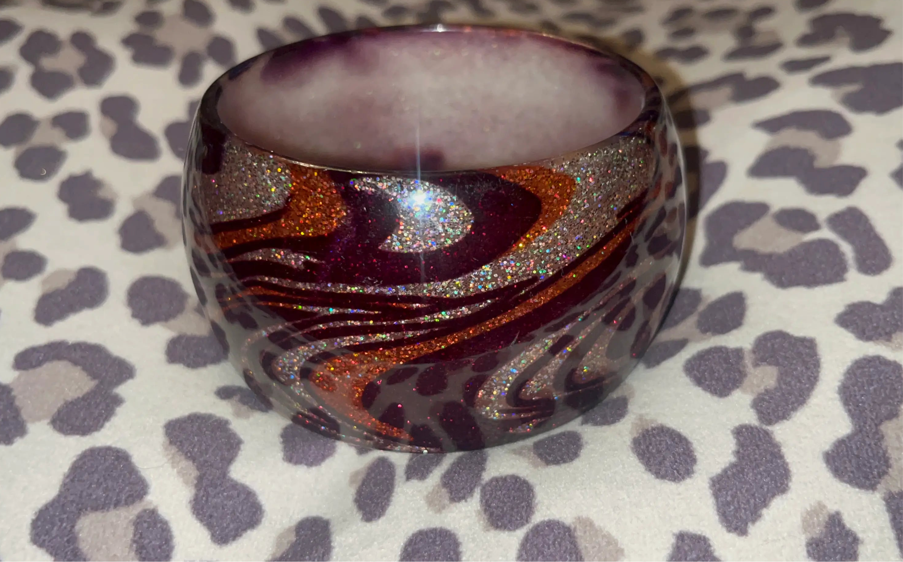 Vintage swirl print glitter bangle bracelet