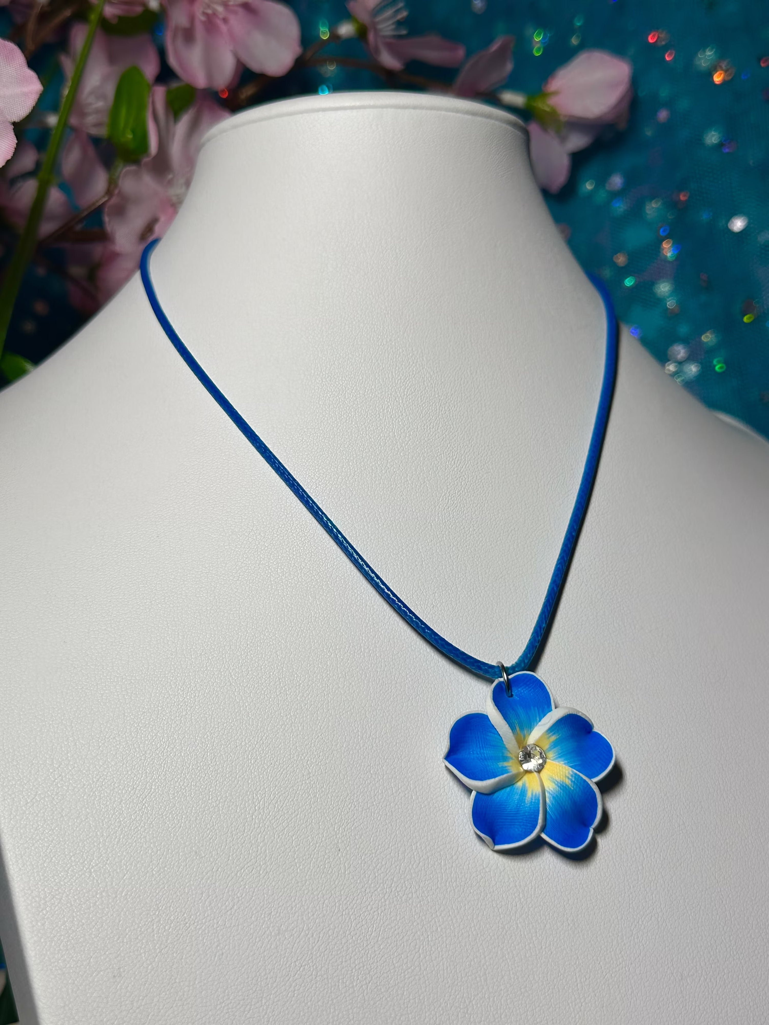 Coconut girl necklace