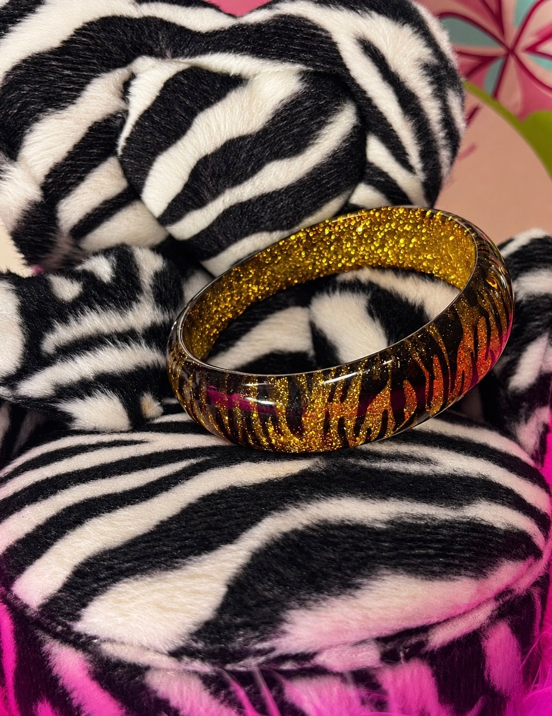 Rare vintage yellow gold glitter zebra print bangle bracelet
