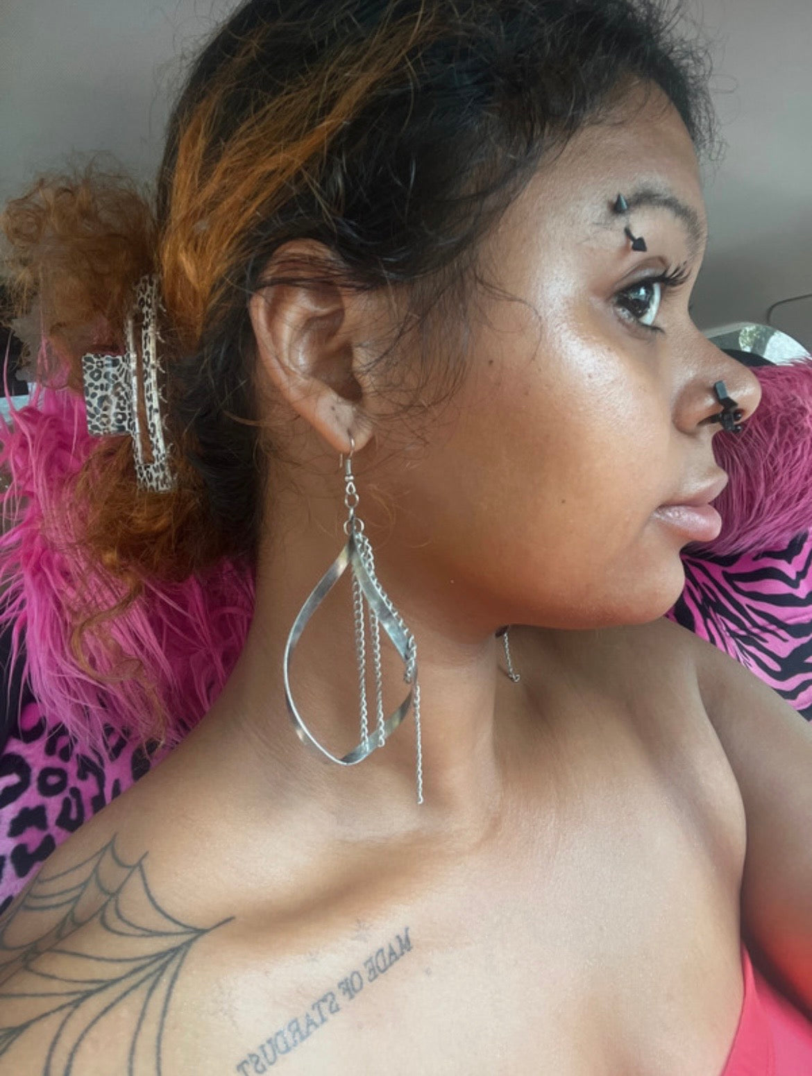 Divalicious dangle earrings