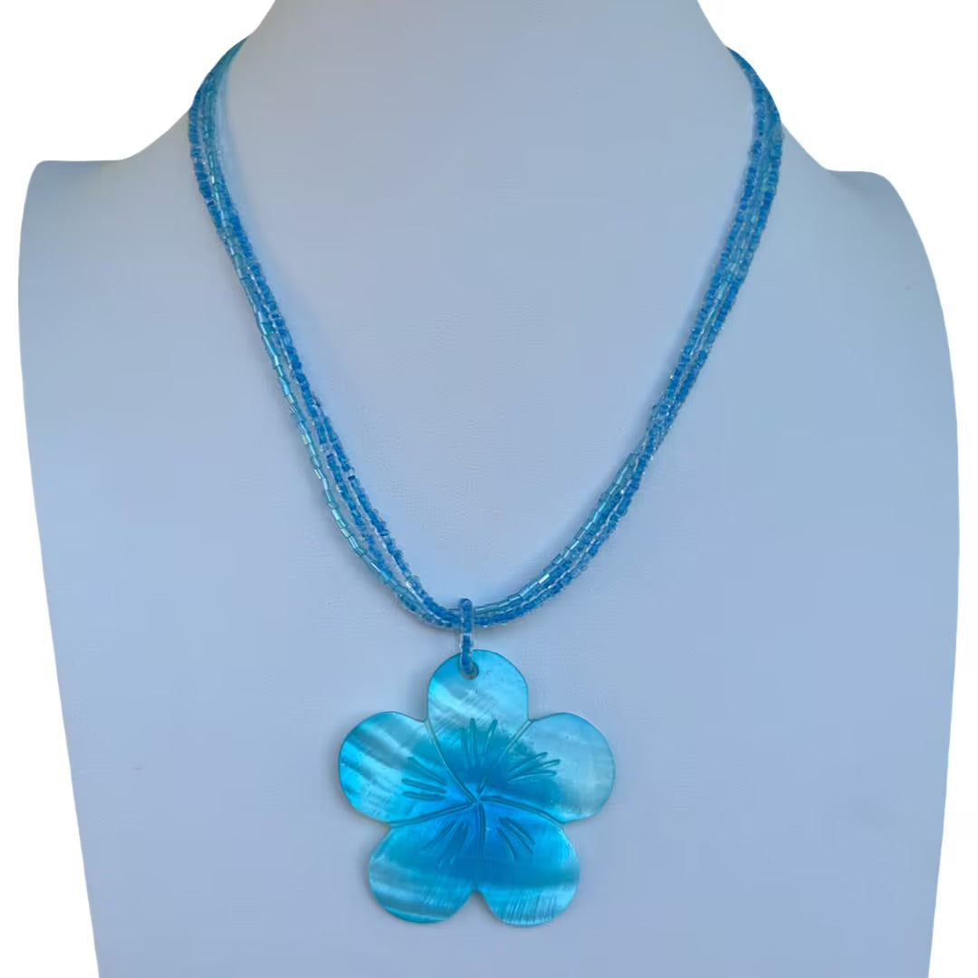 Blue Nacre shell flower necklace