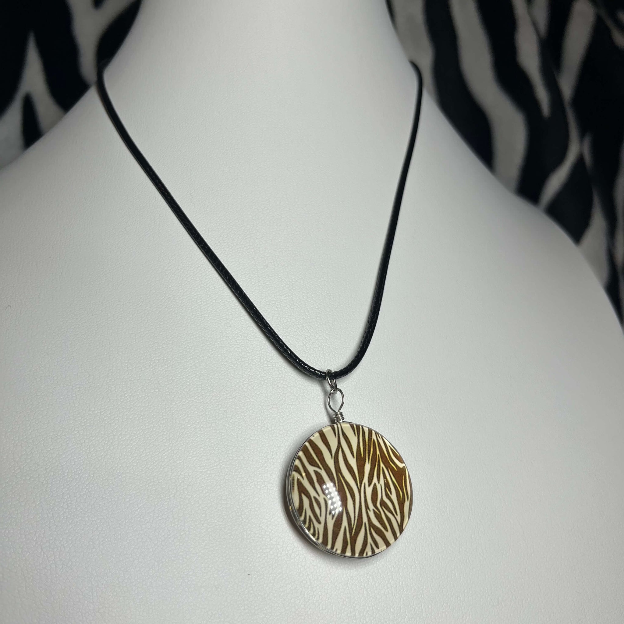 Zebra print glass necklaces ♡