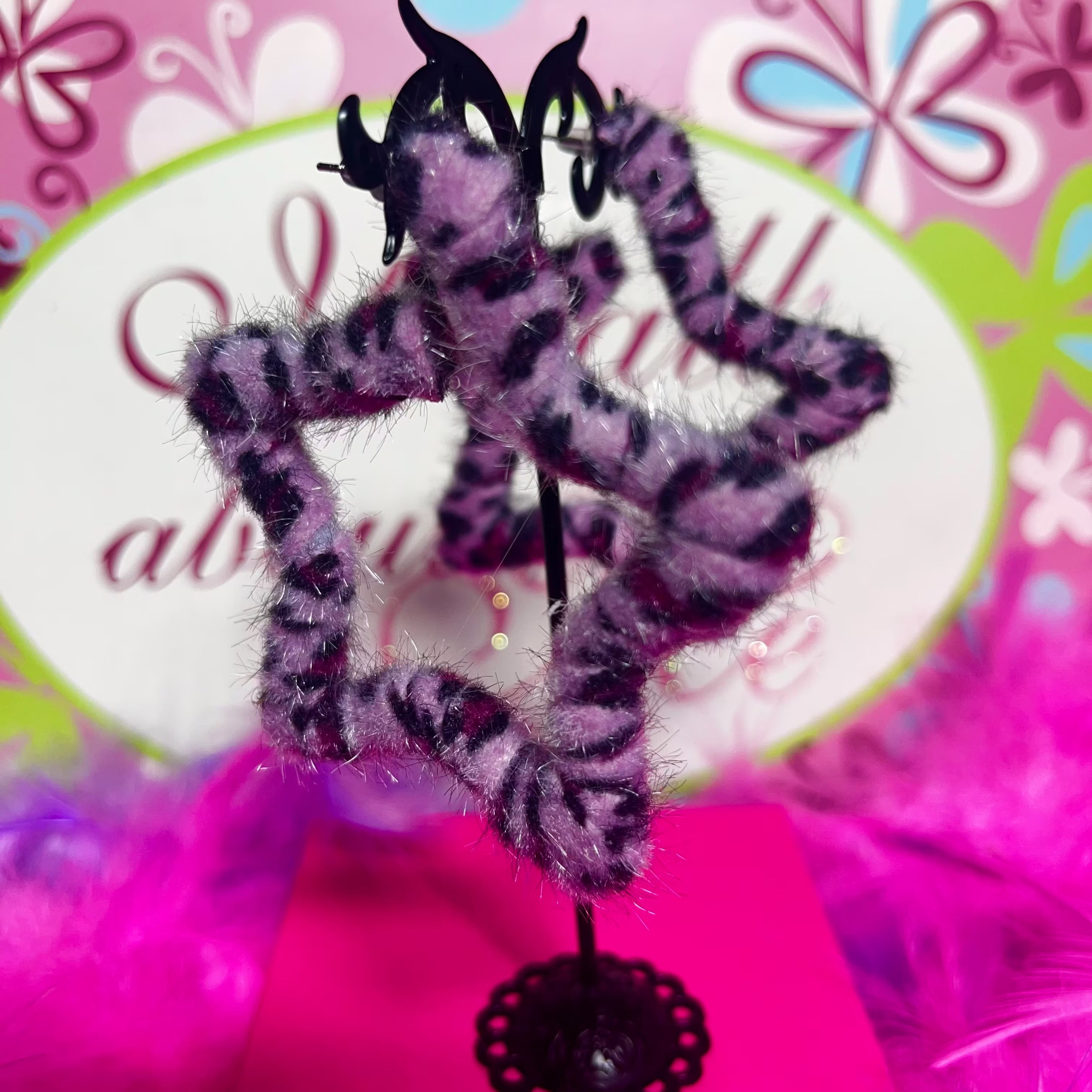 Y2Kitty pink hoop earrings